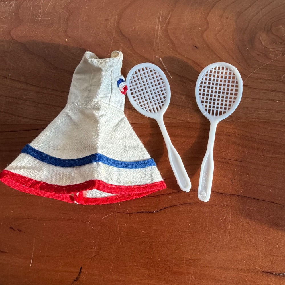 Vintage 1977 Uneeda Donna Doll Tennis Dress White Red Blue Trim Barbie Racquets - Picture 2 of 9